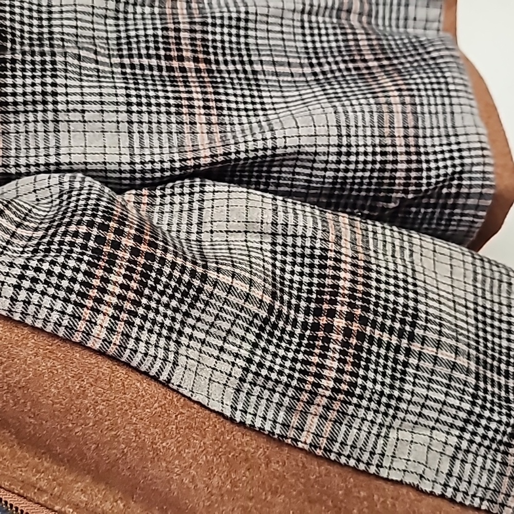hem & thread jacket - Picture 3 of 8
